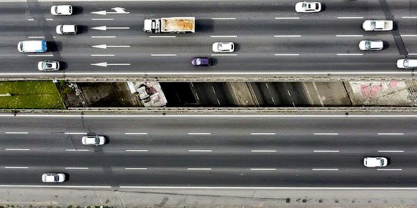 ¿Cuál es la velocidad máxima en la autopista Acceso Oeste?